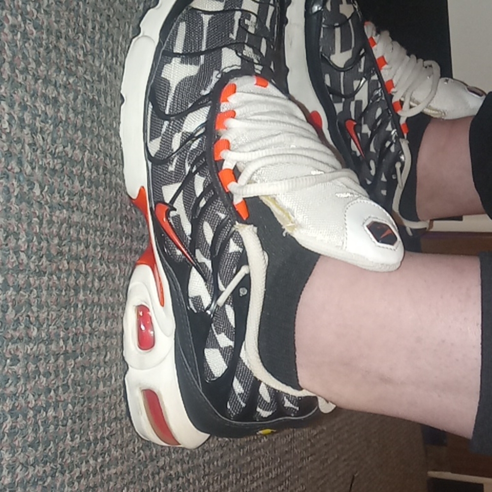 Nike Shoes - Picture 14 of 16
